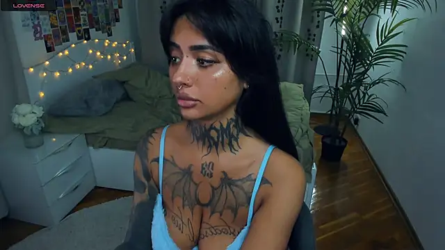 CharimgSabrina live sex cam