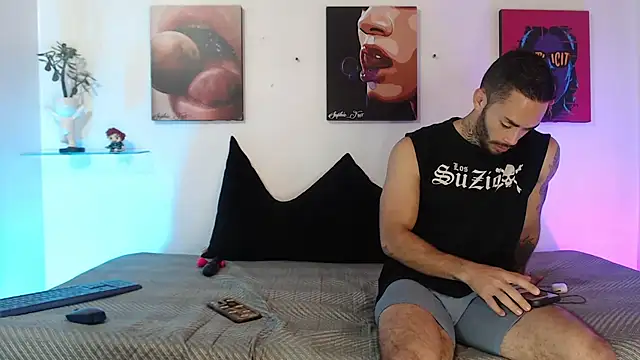 SophieFoxx17 live sex cam