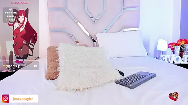 Thayler_jones live sex cam