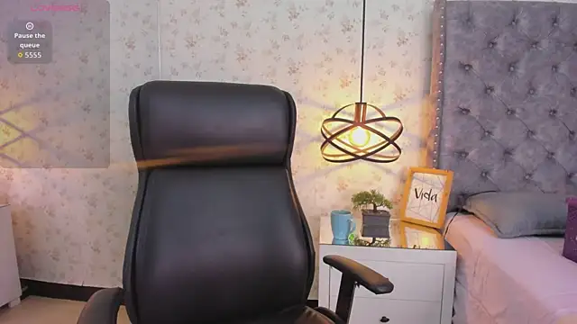 ChloeHarper_ live sex cam