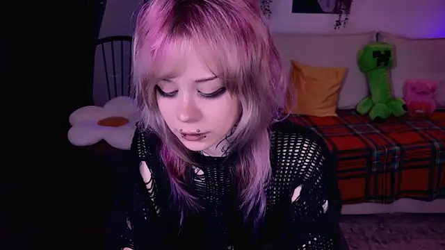 Lollyshy live sex cam