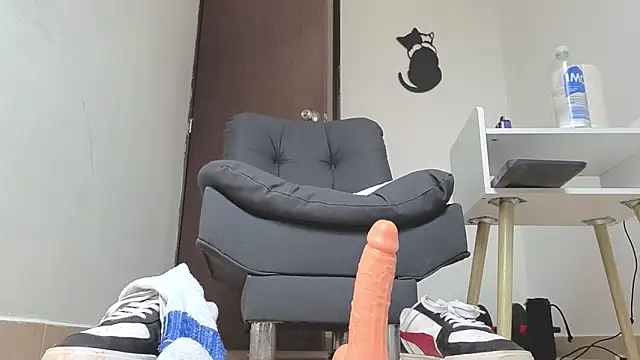 Saturno_v live sex cam