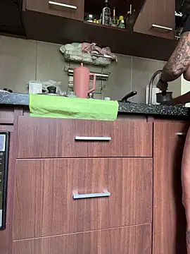 SugarTroubl33 live sex cam