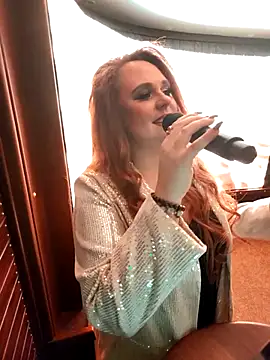 Juicy_PeachLux live sex cam