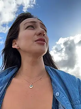 Ninabigtitied live sex cam