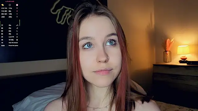 MaliaBourraine live sex cam