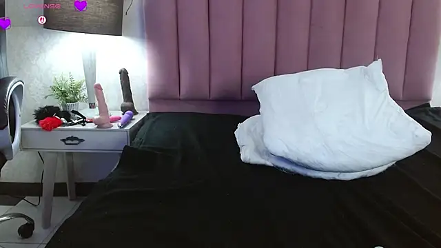 Lolagolden1 live sex cam