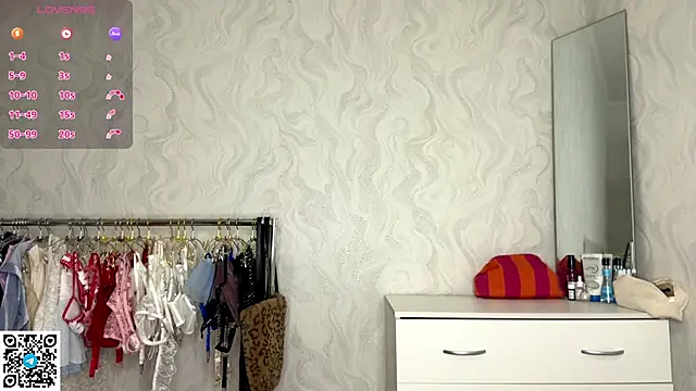 LindyEckland live sex cam