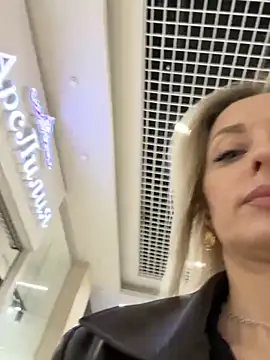 VikaBunny1 live sex cam