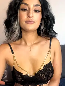 Mia_spicyy live sex cam