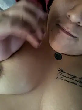 EmpaticBolillo live sex cam