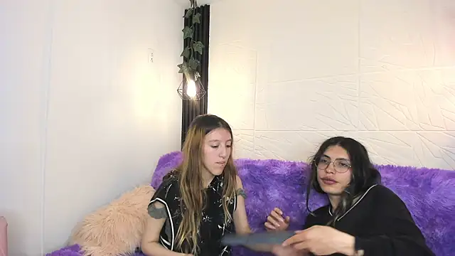 BRIAR_AND_BLAIR live sex cam