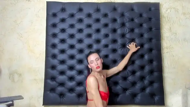 NahomiWhitel live sex cam