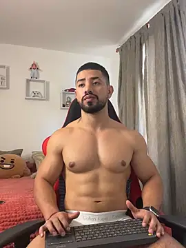 Ezzio_Scolaro live sex cam