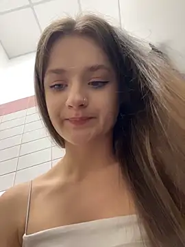 KittyQueeny live sex cam