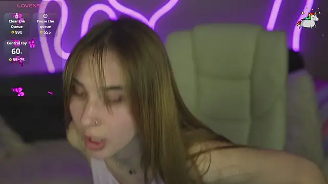 JennyyLuv live sex cam