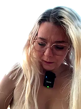 EmyLana live sex cam