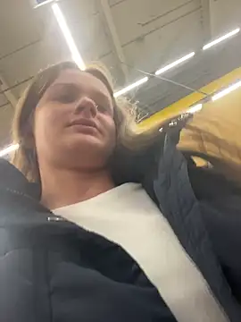 KittyQueeny live sex cam