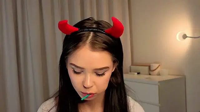 slyshypie live sex cam