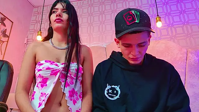 CharlotteandTaylorr live sex cam