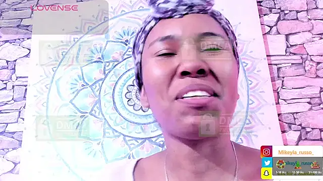 Mikeyla-Russo live sex cam