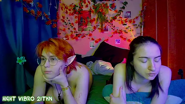 TrickyKitsune live sex cam