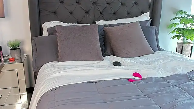 AntonellandJohan live sex cam