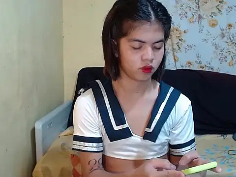 XWildTsYhannaUncutX live sex cam