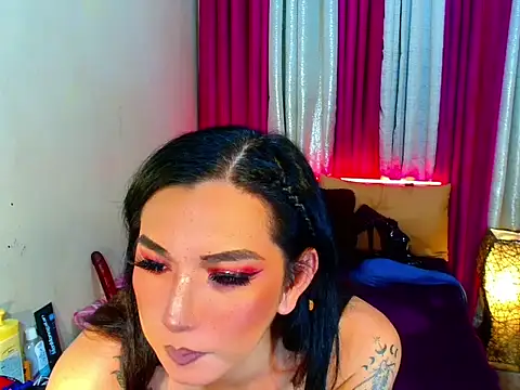 WorldClassEmerald live sex cam