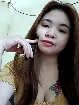 Queen-hot111 live sex cam