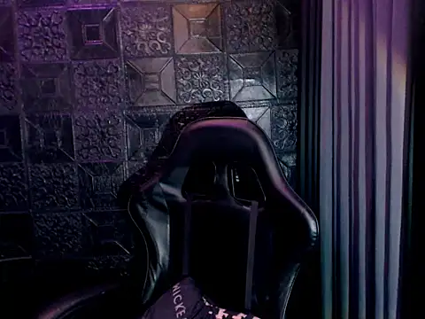 Indestructible_69 live sex cam