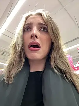 LoraaDoll live sex cam