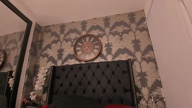 Valeria_Collin live sex cam