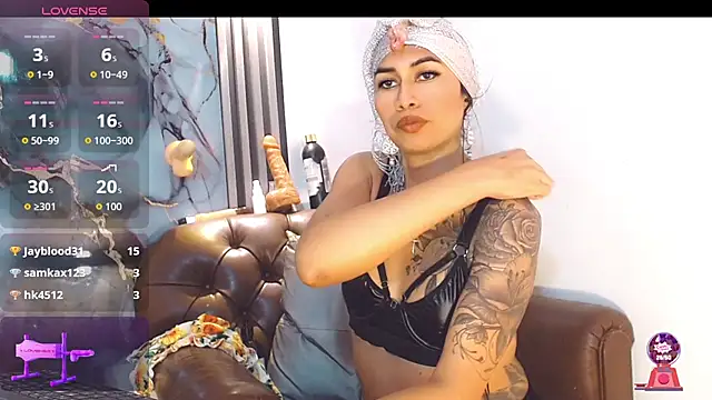 khiara_moretti live sex cam