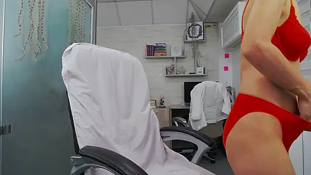 EllaMilf_ live sex cam