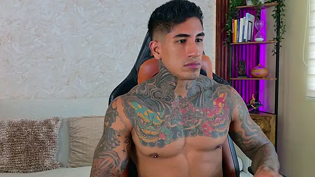 AdanReilly live sex cam