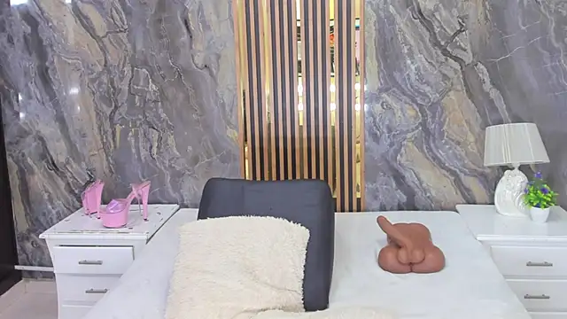 Nyakimgold live sex cam