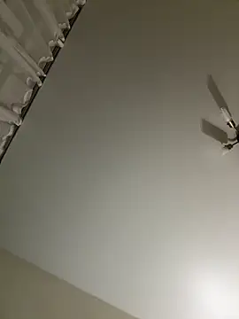 Sweet_Khalifa_ live sex cam