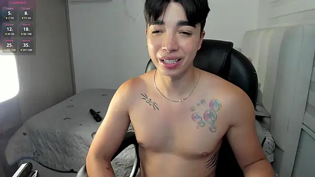 santy7v7 live sex cam