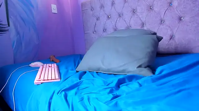 MaxiWildd live sex cam