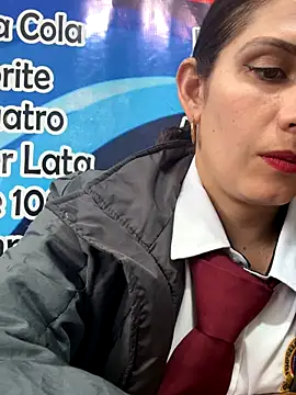 Alysson-- live sex cam