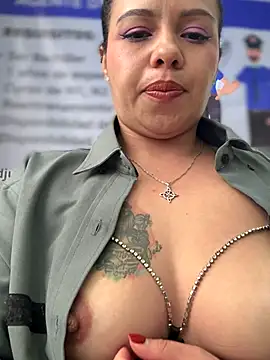 Ariana-07 live sex cam