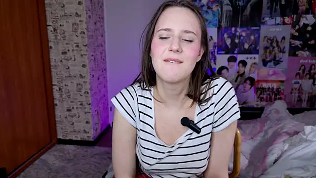 LucyRose3 live sex cam