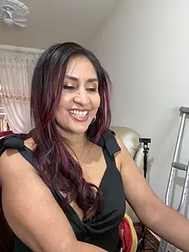 MonicaMoret live sex cam