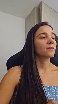 miaeyes live sex cam