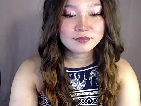 Eyes-on-me live sex cam