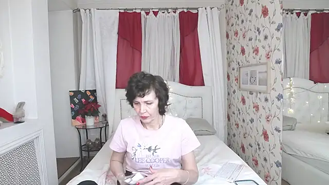 SilviaHart live sex cam