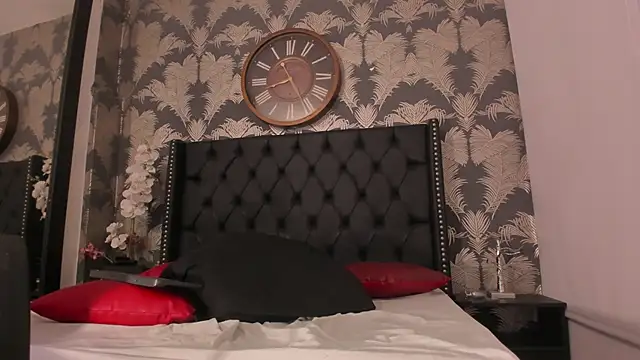 Valeria_Collin live sex cam