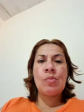 Zaralu_ live sex cam