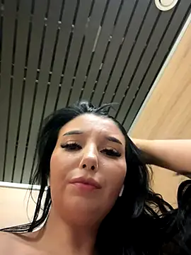 Tisha_Busty live sex cam